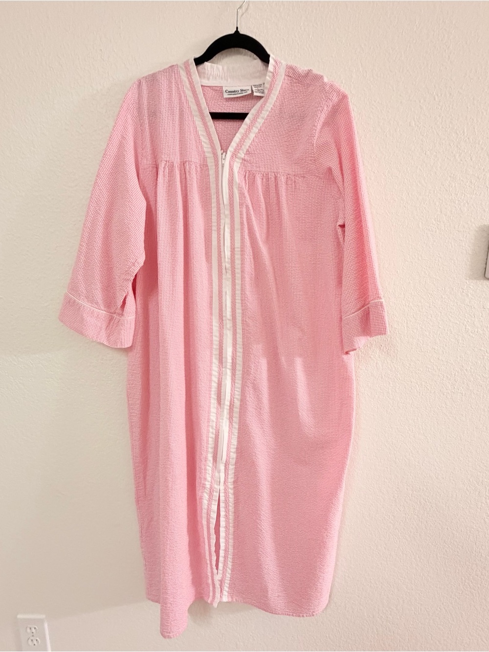 Country store woman’s L Zip-Front pink Nightgown easy on  lightweight pajamas